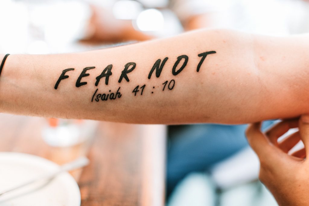 O que a Bíblia diz sobre tatuagem? – Blog Gospel Goods